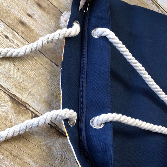 Striped Pineapple Zippered Tote - NWT - Picture 4 of 6